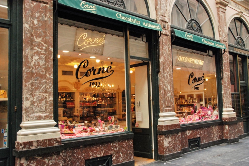 patisserie-GUILLAUMES-min_chocolate_chocolaterie_shop_luxury_chic_gallery_brussels_belgium-558146